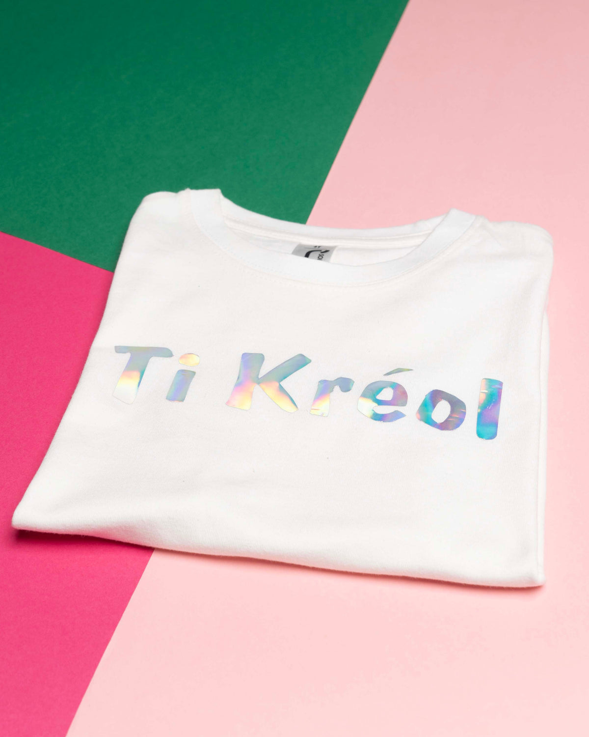 T-shirt blanc logo irisé – Ti Kréol